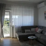 Apartament Luka *