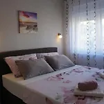 Luka Apartament *