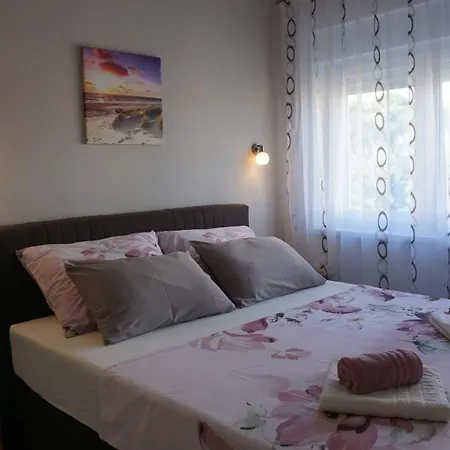 Luka Appartement *